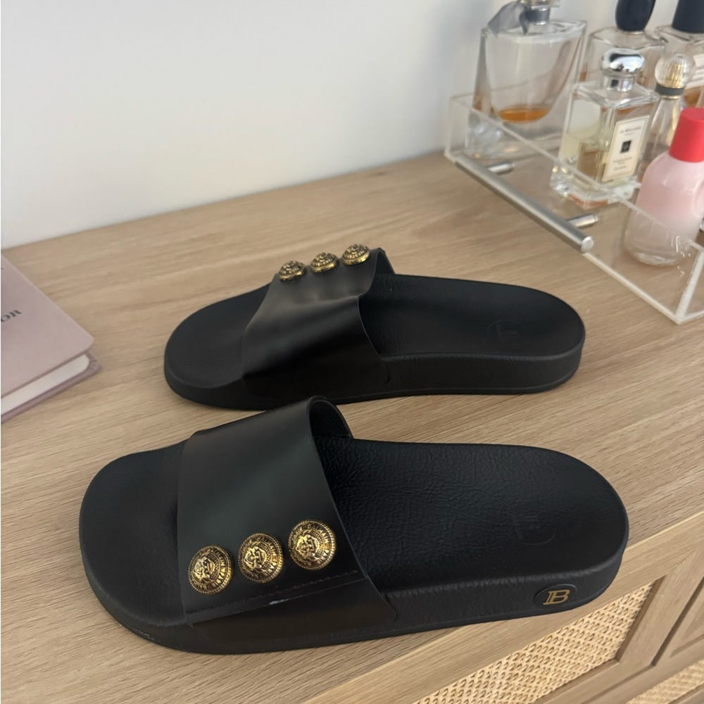 Balmain slides